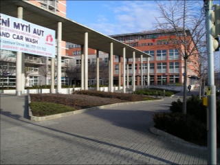 kom01